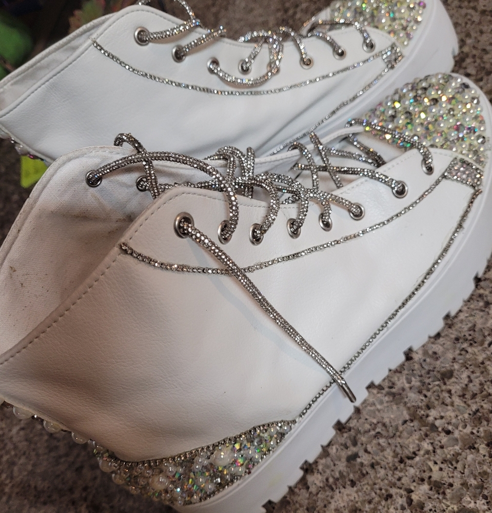 ASOS/Size 11 White Leather  pear and Rhinestones
